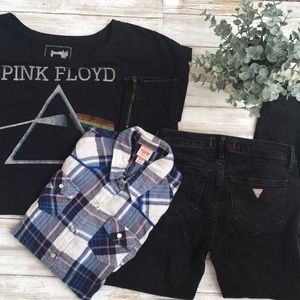 Black Guess ankle jeans, flannel & Pink Floyd top